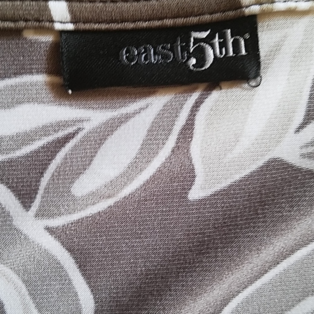 East 5th, 0037, Top, size unknown. Tag is missing - Picture 6 of 8